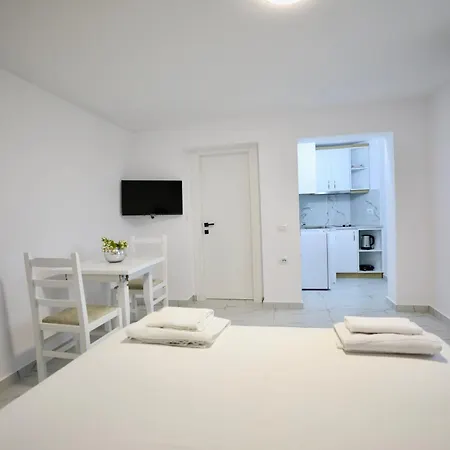 Redi Sea View Apartment Sarande
