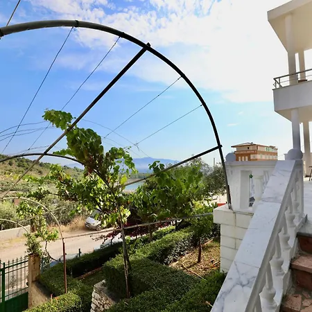 Redi Sea View